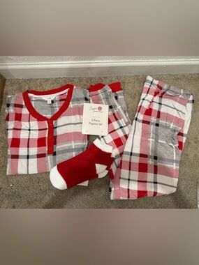 “New” Secret treasure Red Plaid 3-Piece Pajama Set sizeS